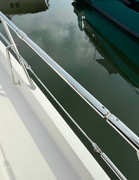 Horizon-PC60-side-deck-guardrail