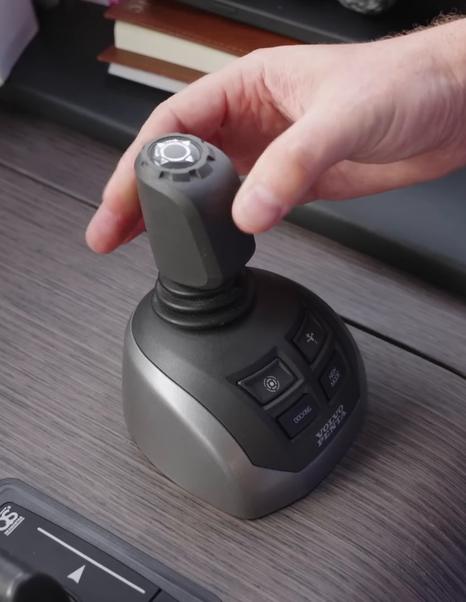Extra-X76-Loft-Review-helm-joystick