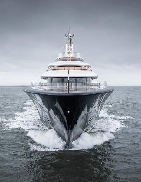 Superyacht Breakthrough's bow under way 