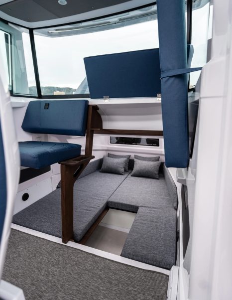 Axopar-29-XC-Cross-Cabin-aft-cabin-interior-access