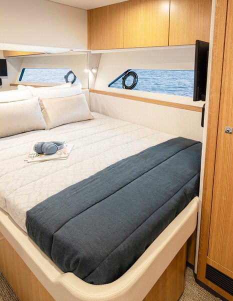 Riviera-58-Sports-Motor-Yacht-Port-Stateroom-Double