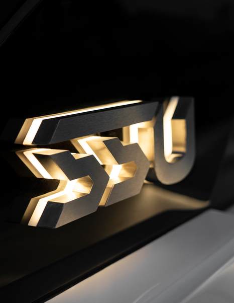 Sunreef-Ultima-55-Review-badge