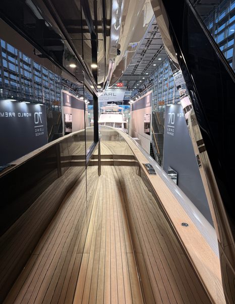 solaris-power-70-long-range-side-deck-walkway-safety-rails