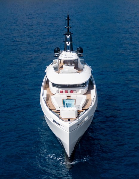 Columbus-Atlantique-43MT-Frette-Review-bow