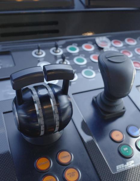 AB-100-Review-helm-throttles