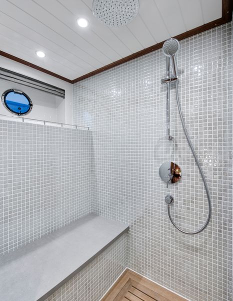 Vicem-65-Classic-Review-owner-cabin-ensuite