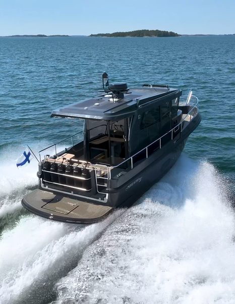 Nord-Star-31-plus-running-aft