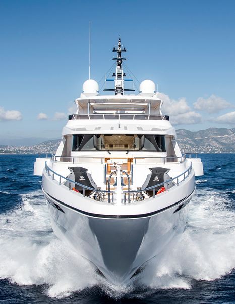 Gulf-Craft-Majesty-140-Review-running-bow