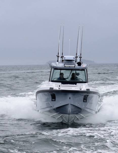 Axopar-29-CCX-Review-running-forward