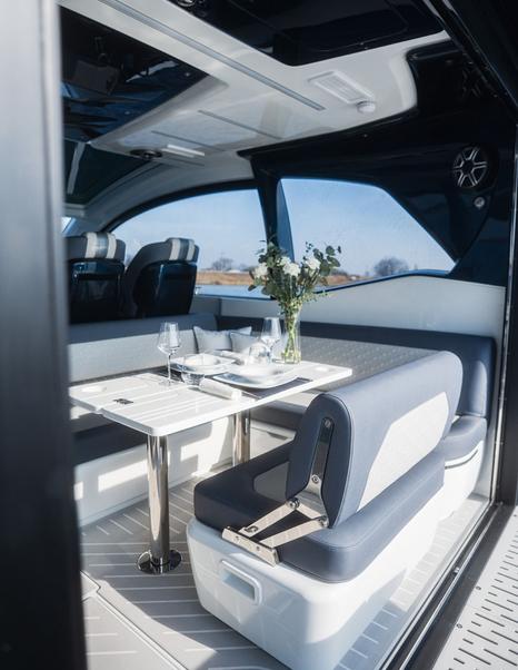 Galeon-435-GTI-Review-interior-dining