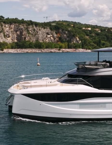 Prestige M7 Catamaran foredeck with sunpads 