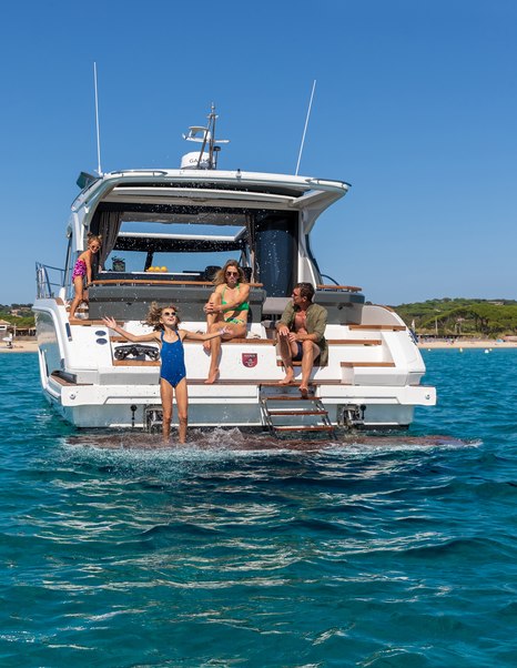 440-Marex-swim-platform-family