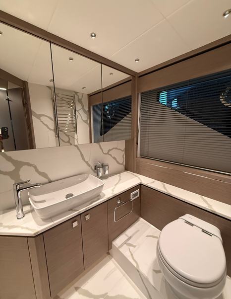 Sunseeker-75-Sport-Yacht-Review-owner-ensuite
