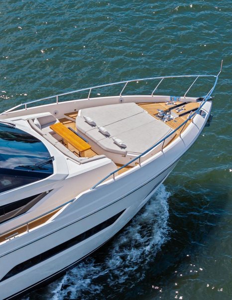 Ferretti motor yacht Alveare foredeck with sun pads 