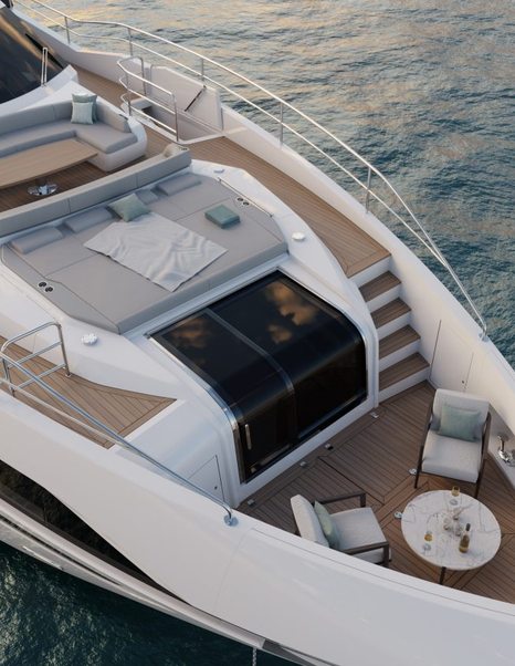 Sunseeker 100 Yacht foredeck