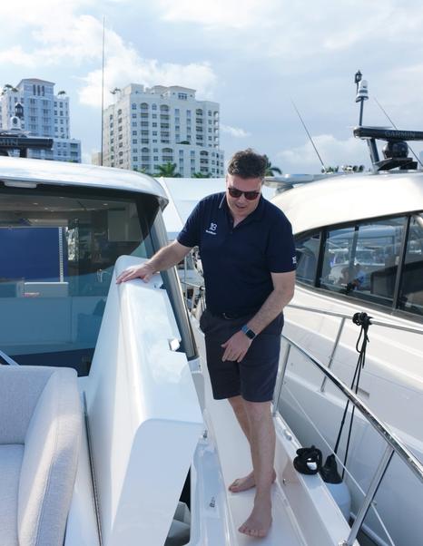 Riviera 5600 Sport Platinum Edition wide side deck with raised bulwarks