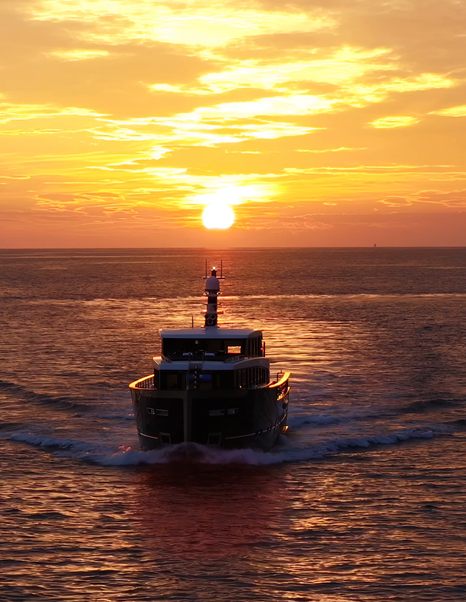 Picchiotti-Gentlemans-24-Review-sunset-running