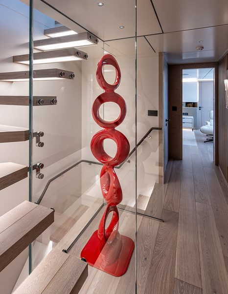 Numarine 40MXP Superyacht interior red abstract statue