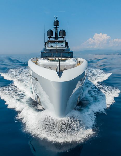 Tankoa-Yachts-S501-Evo-Review-running-forwards-bow