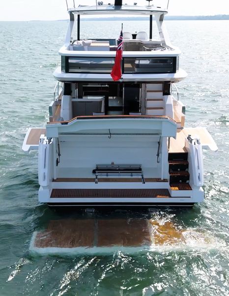 Pearl-63-Review-aft-tender-garage