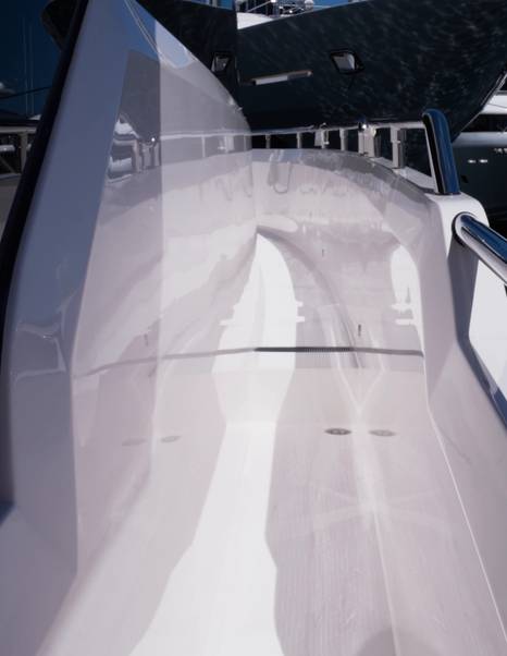 Horizon-V77S-Review-side-deck
