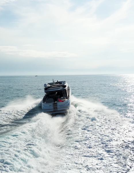 rincess S80 running offshore at speed from stern angle