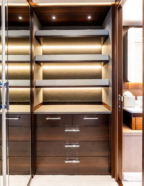 Motor yacht Dolce Far Niente wardrobe
