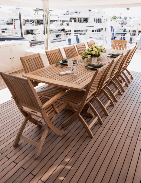 Gulf-Craft-Majesty-140-Review-upper-aft-deck-dining