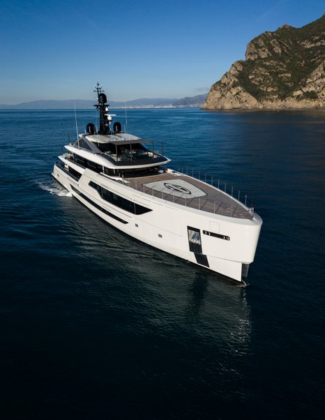 Tankoa-T580-Diamond-Binta-exterior-aerial-view-at-anchor