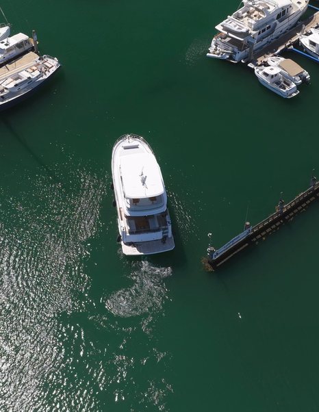 Sirena 48 after unsuccessful marina berthing attempt