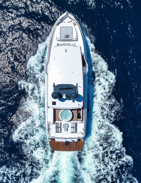 Aerial view of Horizon FD80 Skyline motor yacht under way 