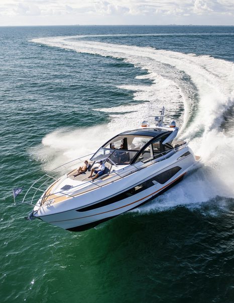 sports yacht sunseeker Predator 60 Evo