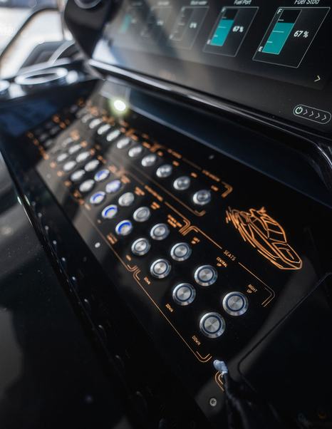 Galeon-435-GTI-Review-buttons
