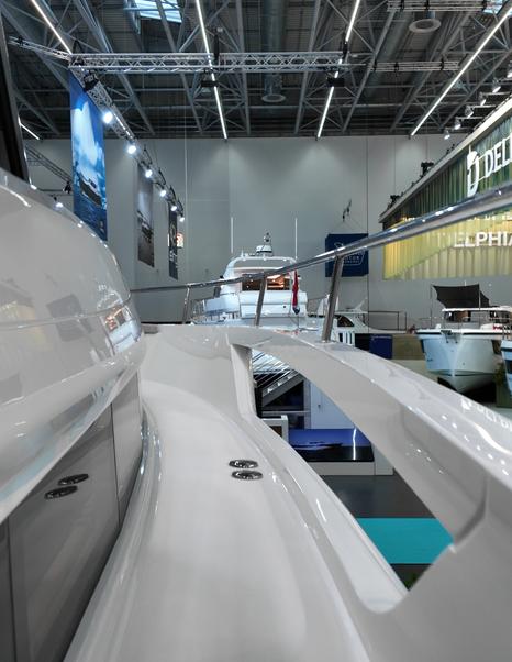 Greenline 42 side deck with raised bulwarks and cabin window cut-outs