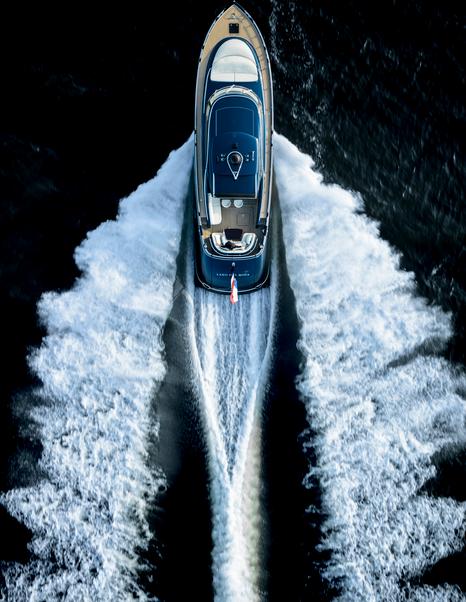 zeelander-5-review-aerial-running-shot