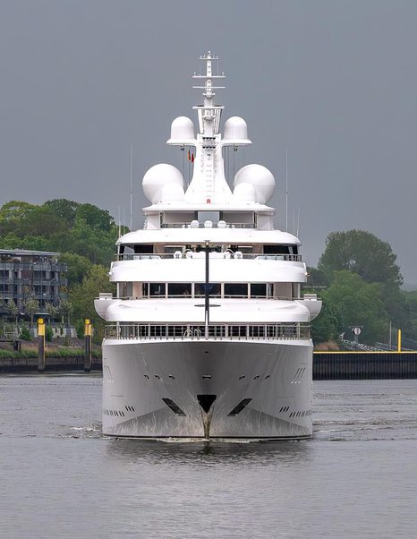 superyacht boardwalk underway bow close up