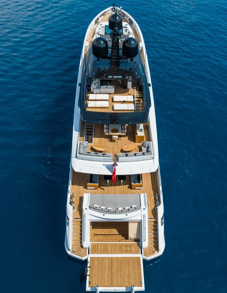 Tankoa-Yachts-S501-Evo-Review-aft-deck-portrait