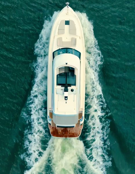 Riviera 5600 Sport Platinum Edition aerial view underway