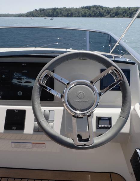 Absolute-47-FLY-Review-flybridge-helm-wheel