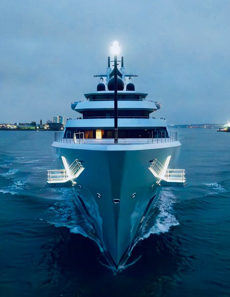 Bow shot of Superyacht Dragonfly under way