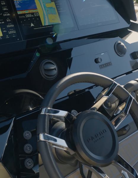 Pardo-43-Review-helm-station-steering-wheel-and-controls-detail