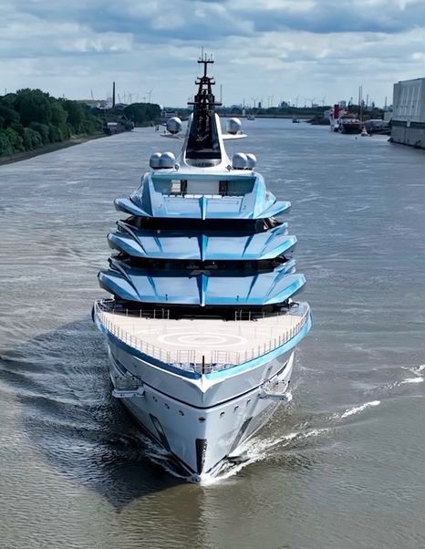 Shot of Deep Blue with heli pad on bow