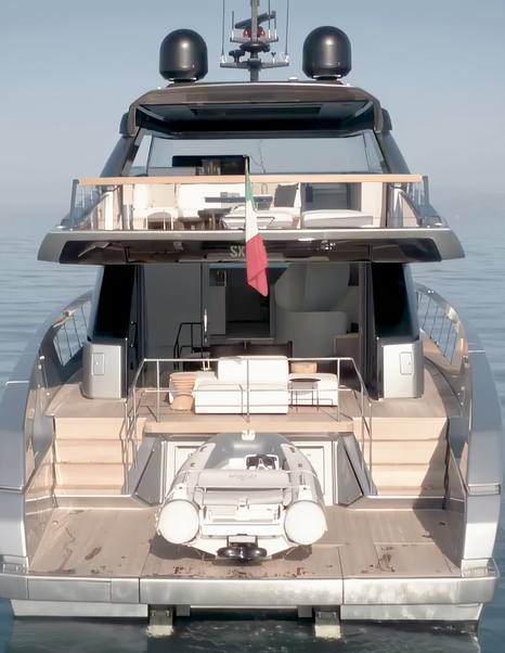 Sanlorenzo-SX76-Review-aft-view