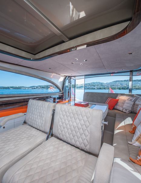 Zeelander 5 yacht interior seating 
