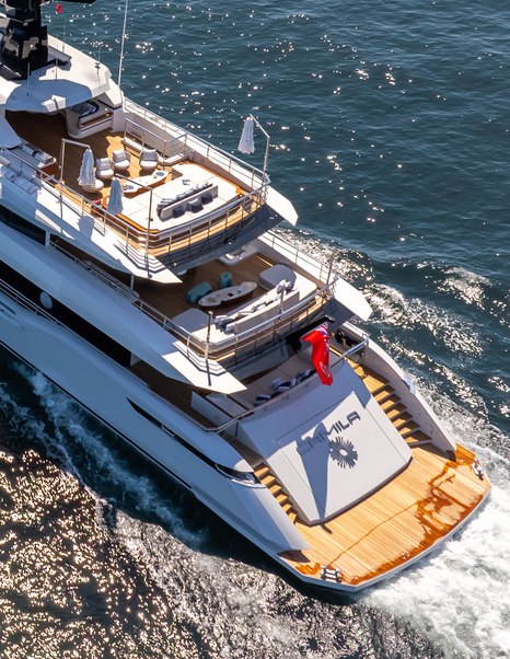 Bilgin 163 II Superyacht Camila stern while under way