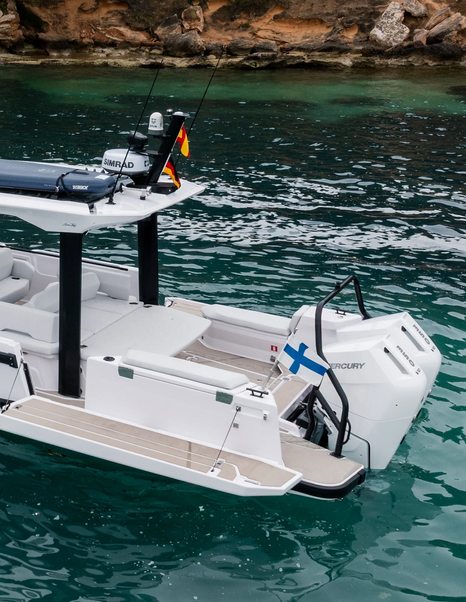 Axopar 38 Sun Top boat cockpit 