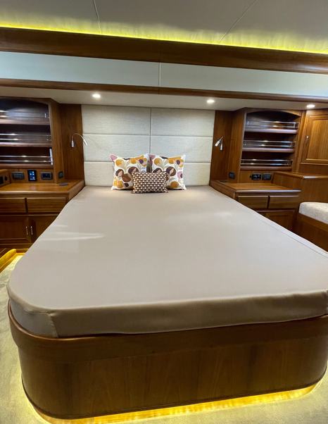 Fleming-60-owner-cabin-bed