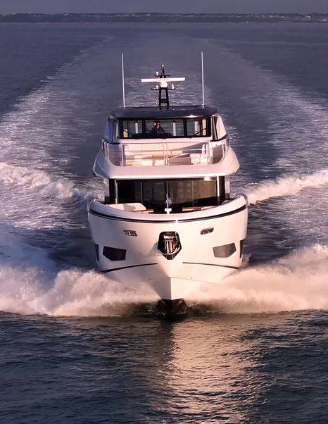 Sunseeker-Ocean-156-running-towards