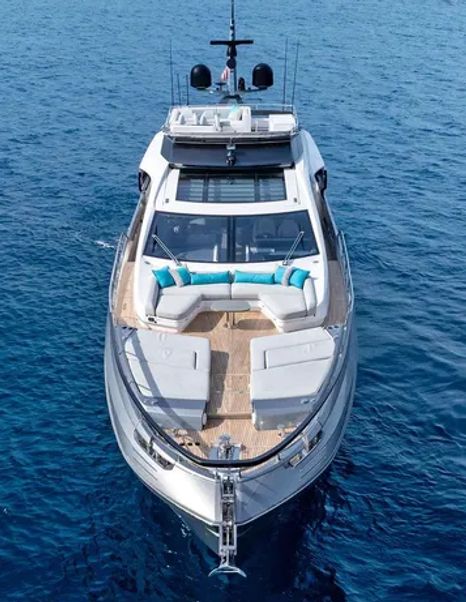 Motor yacht Ocean's Se7en's bow