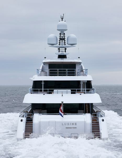 Heesen superyacht LUSINE on water